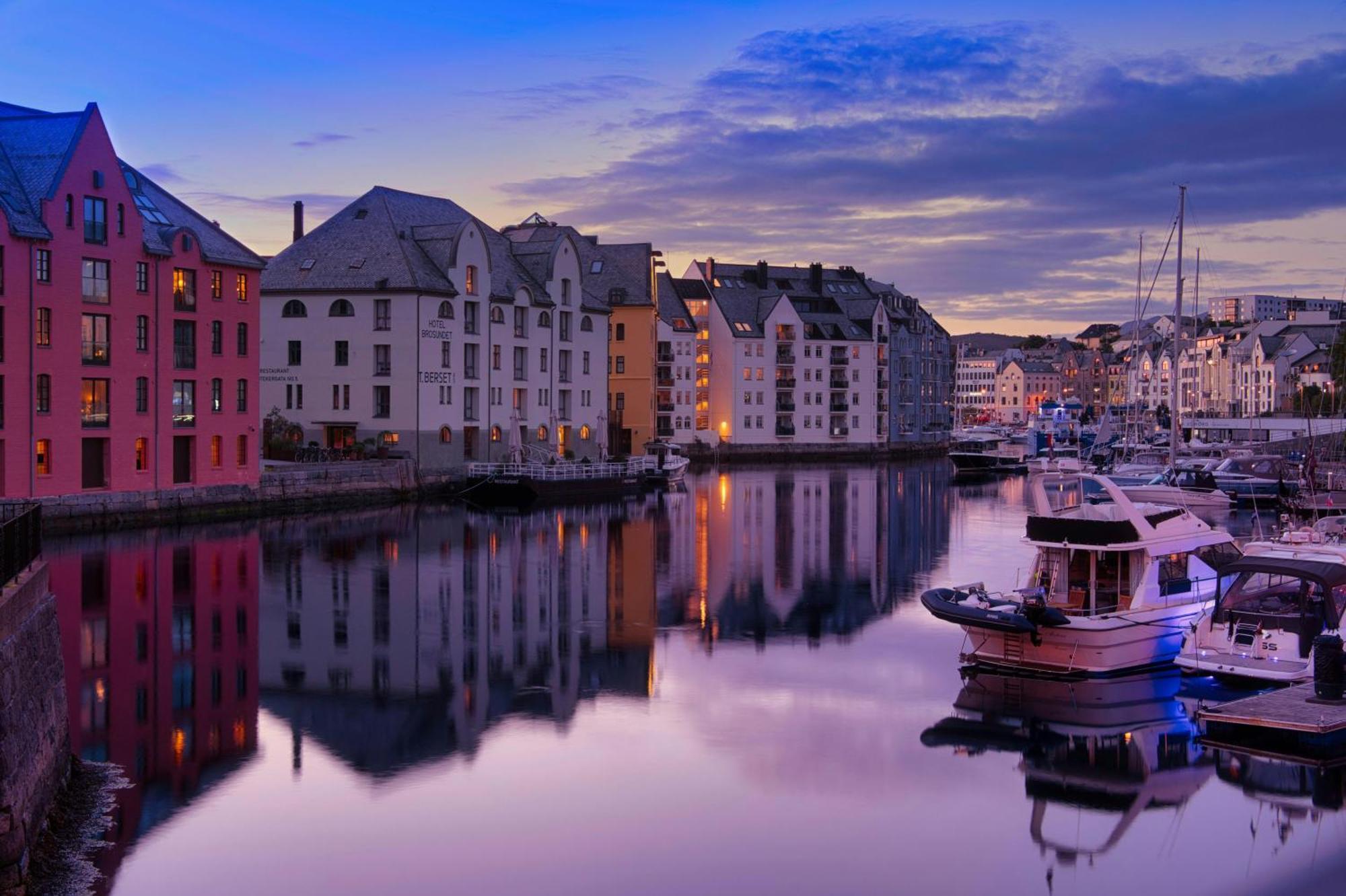 Unik Leilighet I Alesund Sentrum ภายนอก รูปภาพ