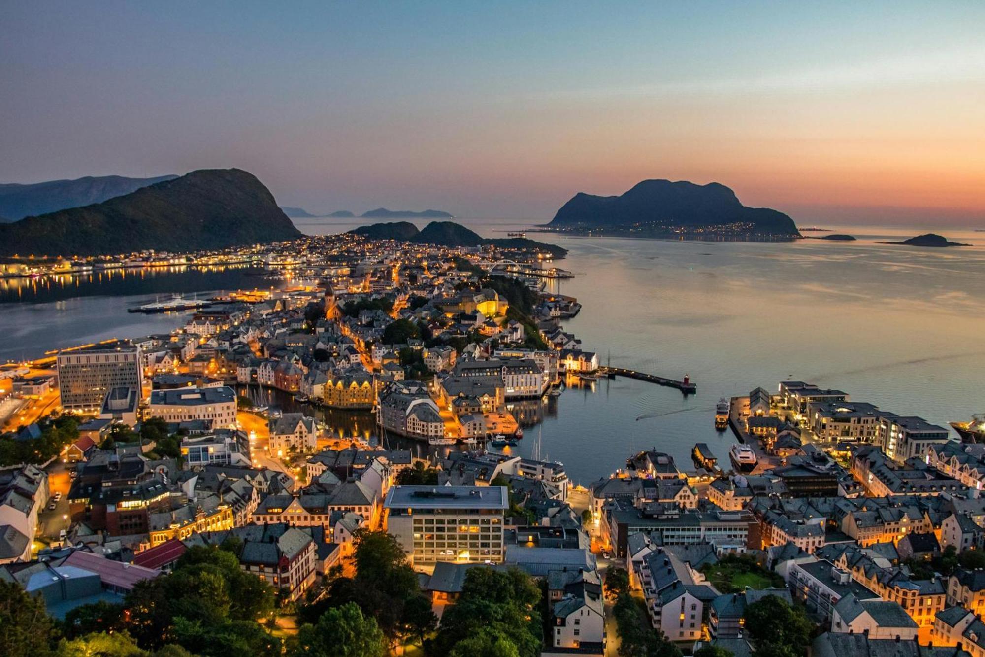 Unik Leilighet I Alesund Sentrum ภายนอก รูปภาพ